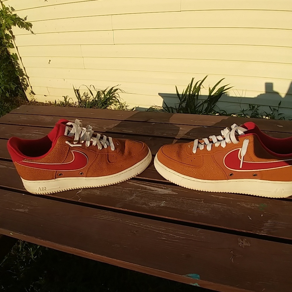 Mens size 9.5 nikes